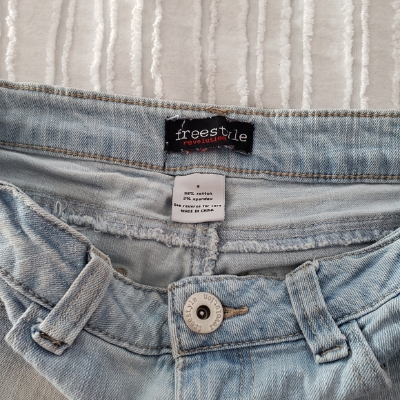 Shorts - Picture 2 of 2